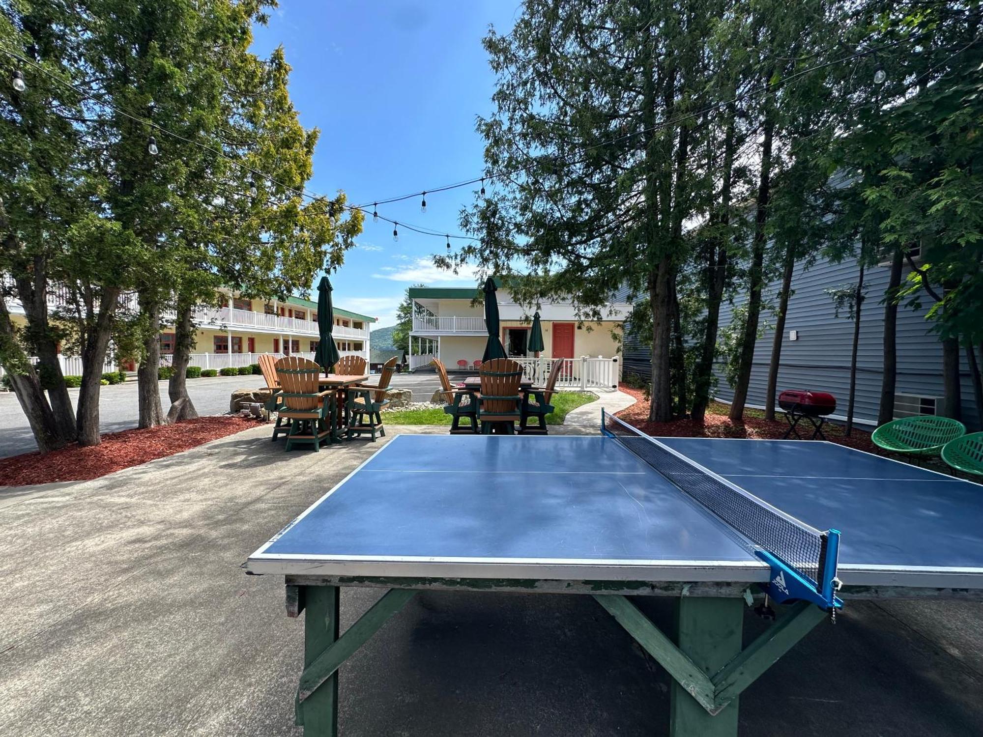 O'Sullivan's Motel Lake George Esterno foto