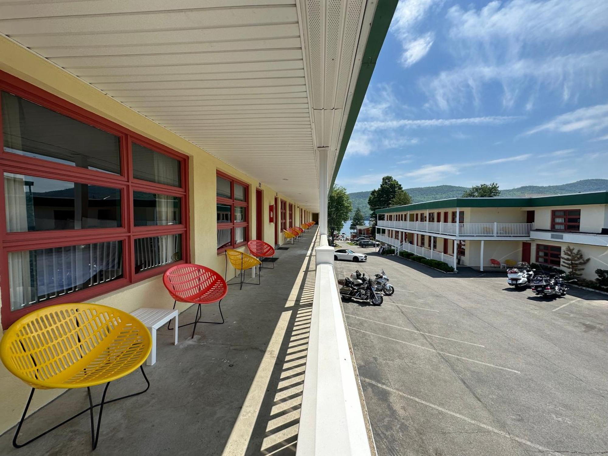 O'Sullivan's Motel Lake George Esterno foto