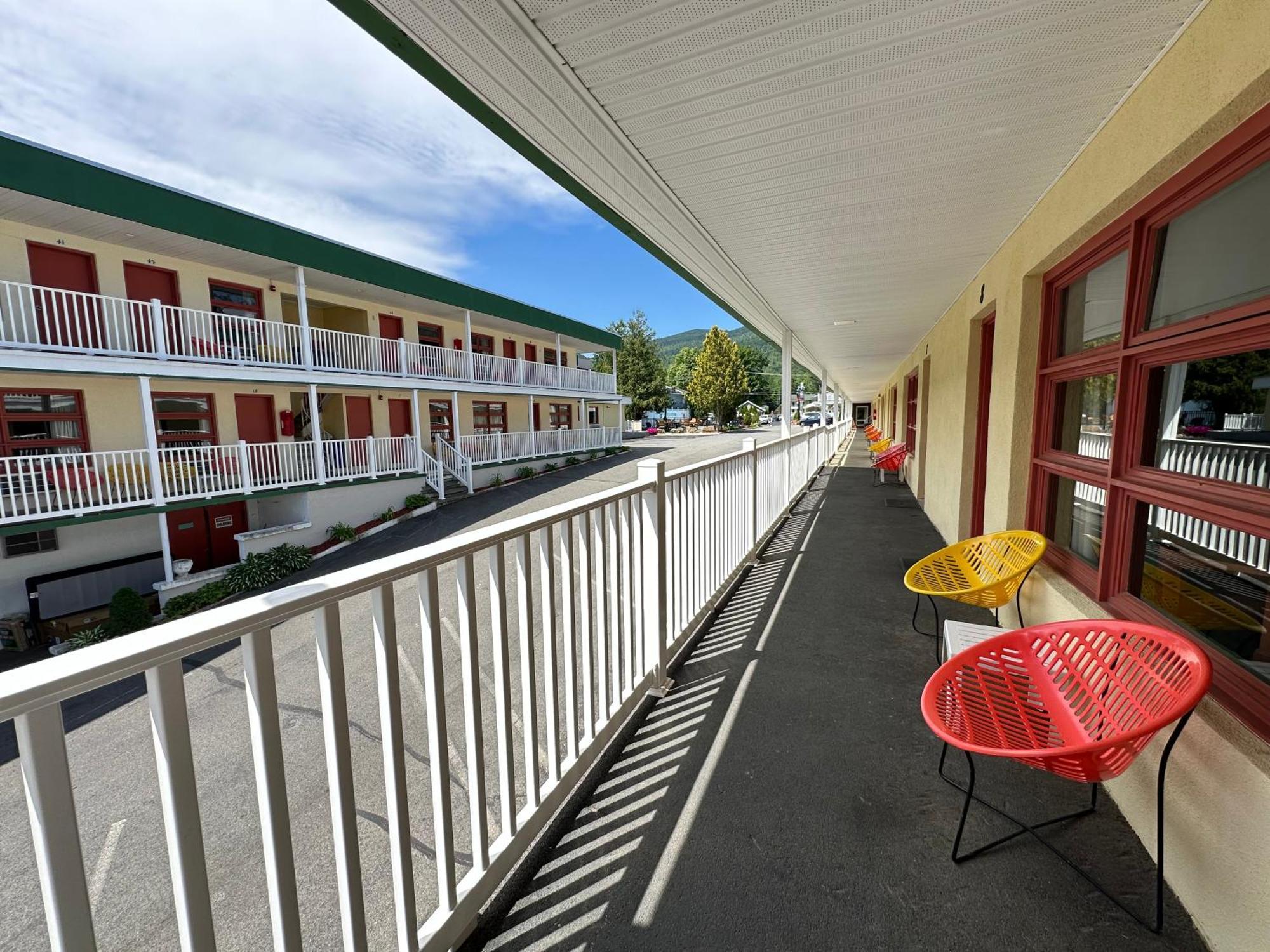 O'Sullivan's Motel Lake George Esterno foto