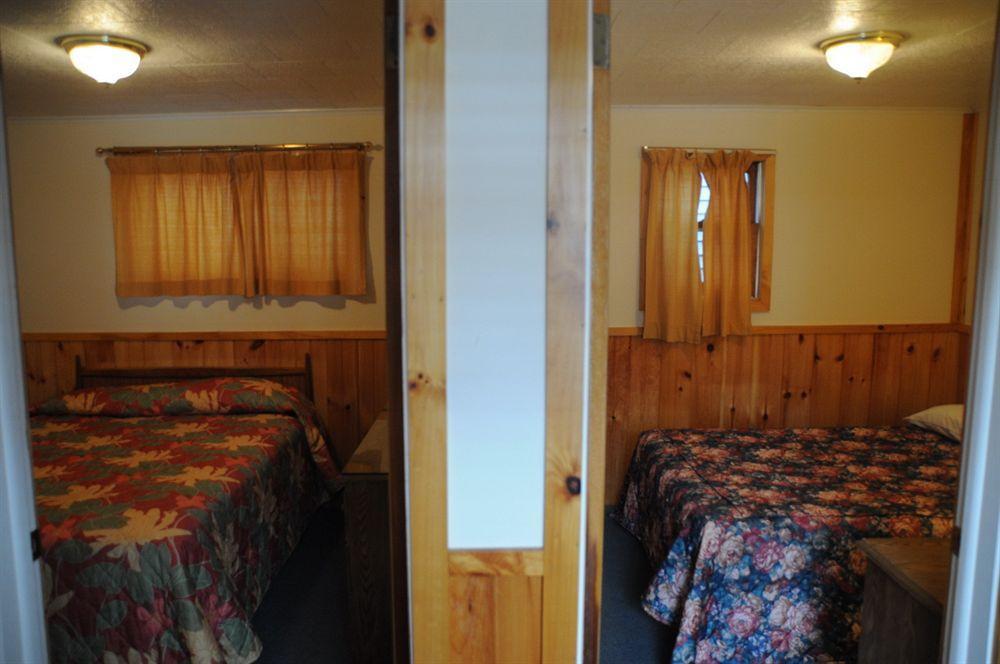O'Sullivan's Motel Lake George Esterno foto
