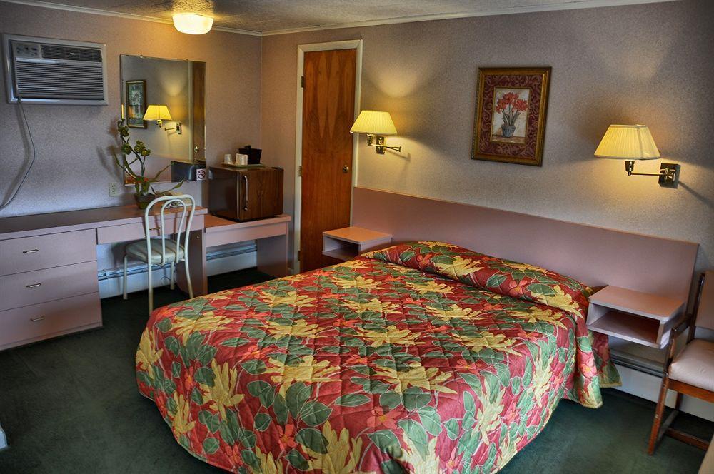 O'Sullivan's Motel Lake George Esterno foto
