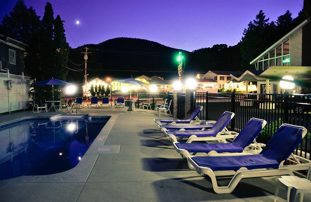 O'Sullivan's Motel Lake George Esterno foto