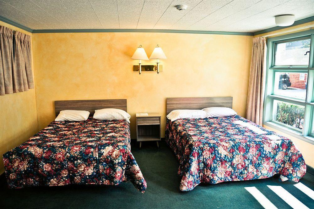 O'Sullivan's Motel Lake George Esterno foto